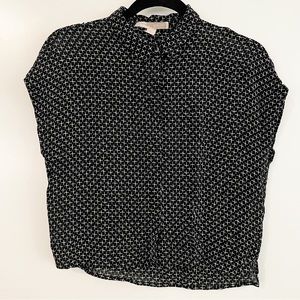 Forever 21 Black and Cream Button-up Short Sleeve Blouse Size XS